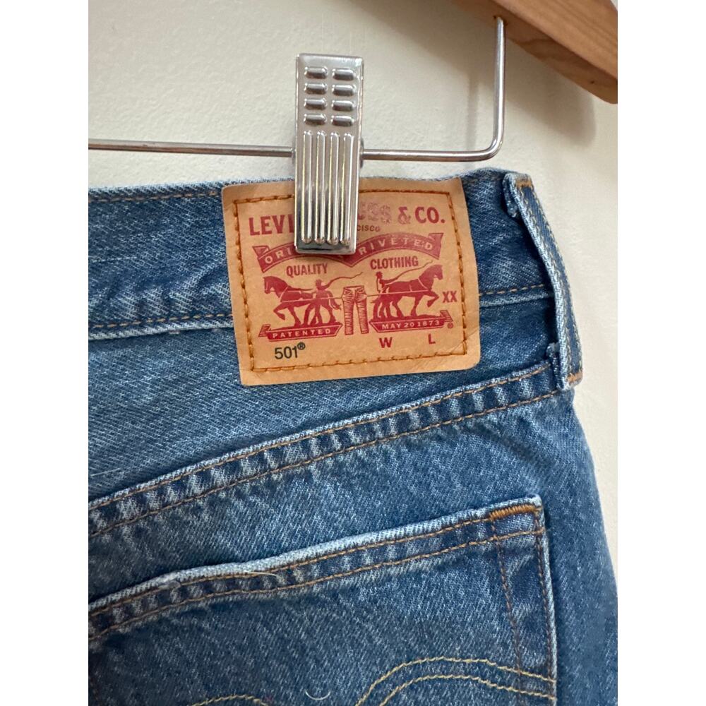 Levi’s 501 High Rise Cutoff Shorts Distressed Boho Classic Festival Size 31 - Picture 3 of 4